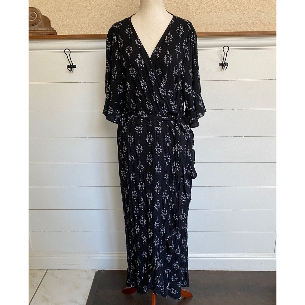 Urban Affair Black Tribal Wrap Dress Flutter Sleeves Ruffled Hem Tie Belt